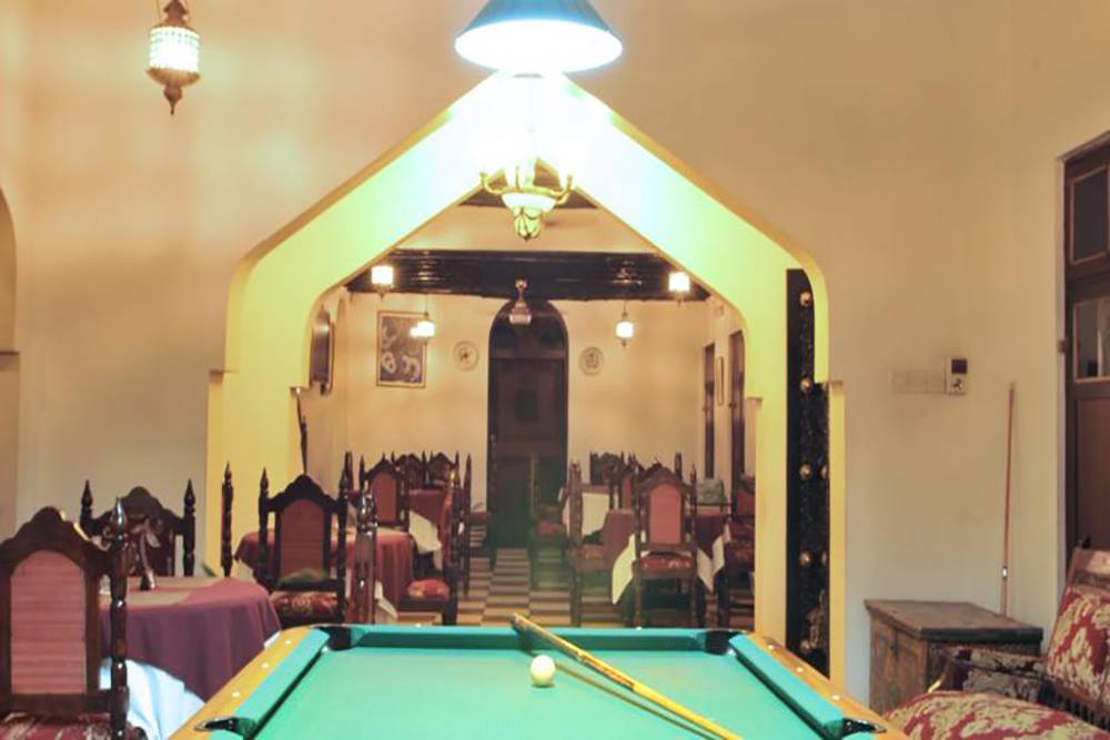 DHOW PALACE HOTEL