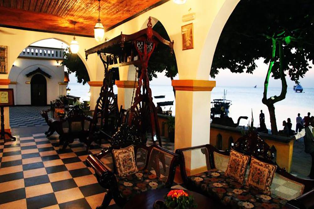 TEMBO HOUSE HOTEL