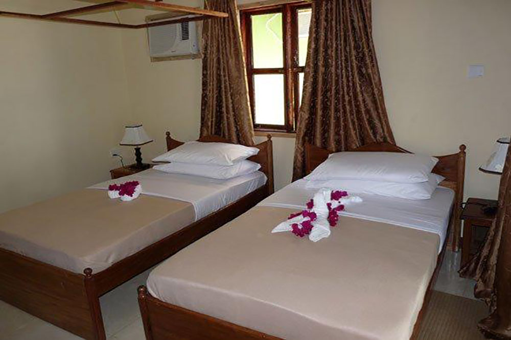 PEMBA MISALI SUNSET BEACH