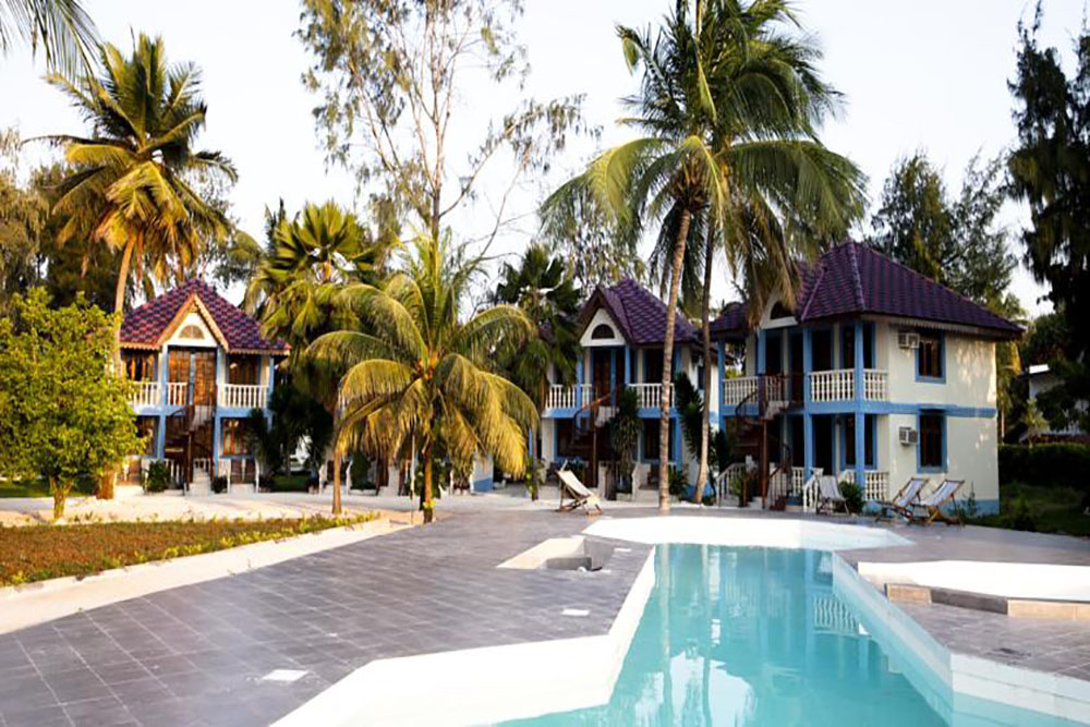 SMILES BEACH HOTEL