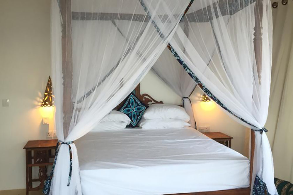 WARERE BEACH HOTEL