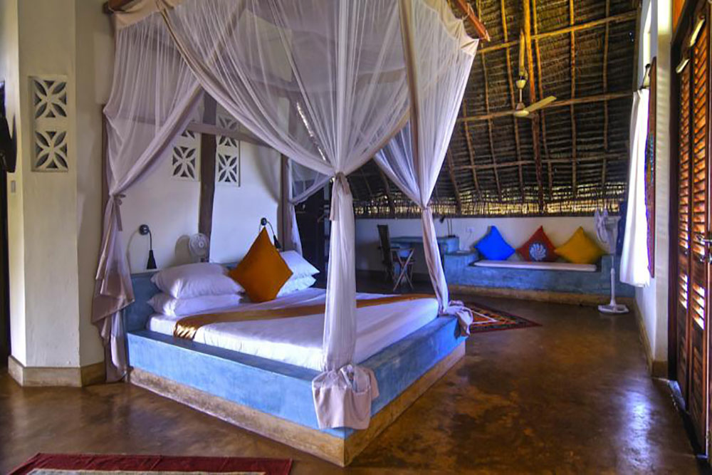 SUNSHINE MARINE LODGE